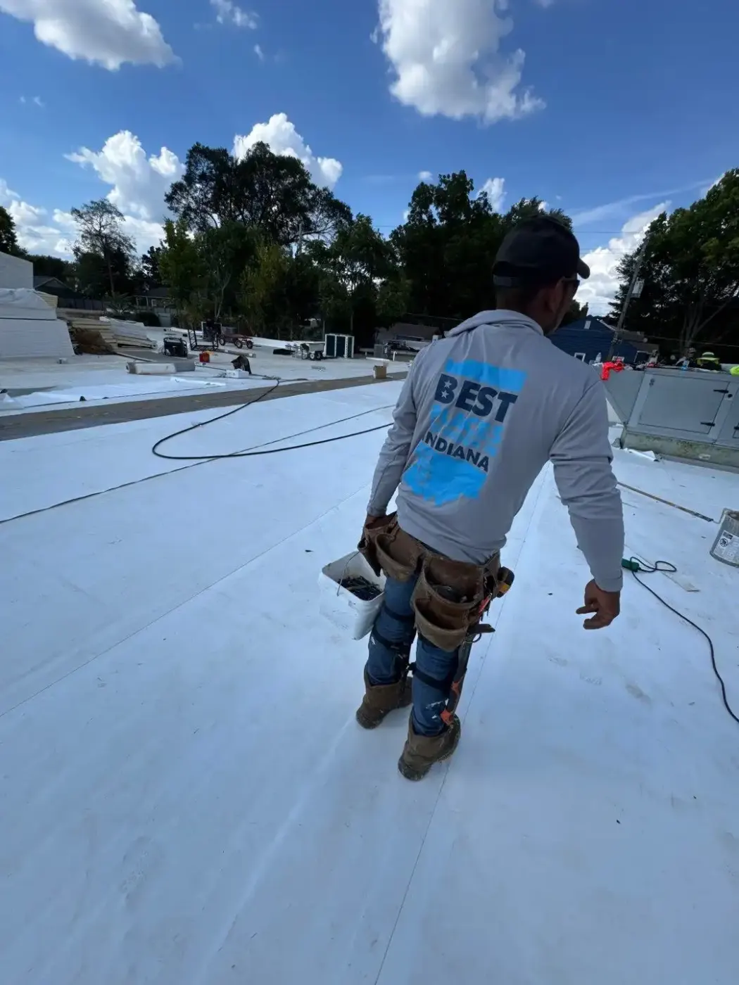 Manufacturer-certified roof installation in Flora